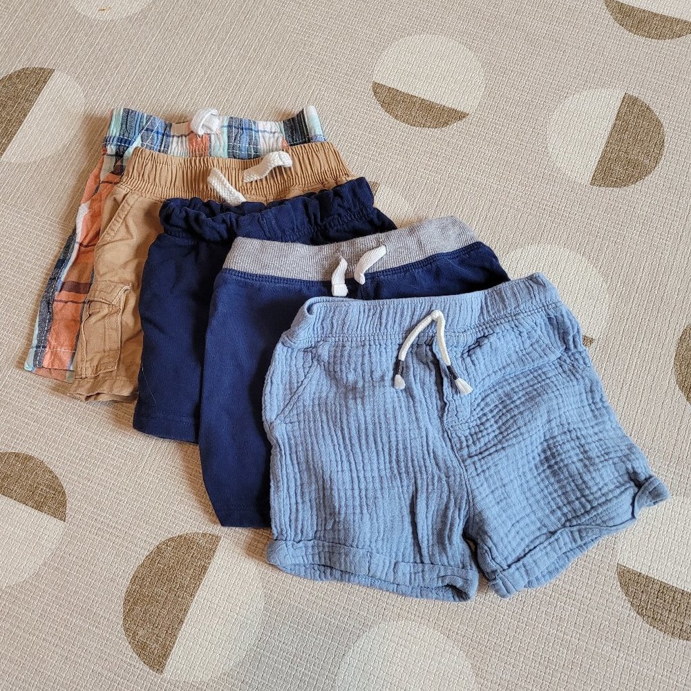 Five pairs of baby boy shorts size 12 months